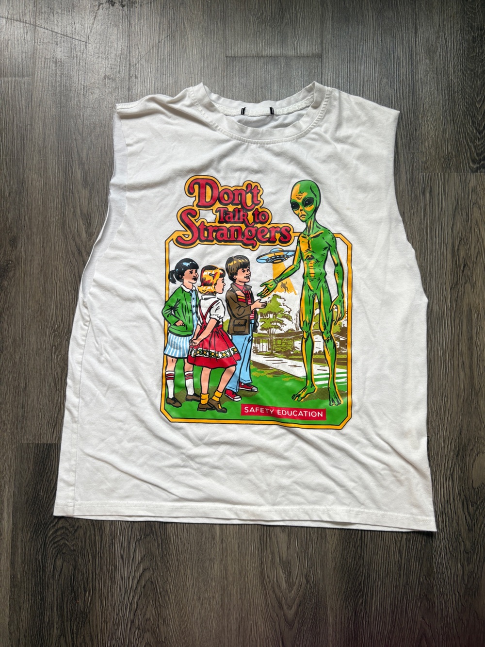 Kids' White Graphic Tee - 'Don't Talk to Strangers' Safety Design